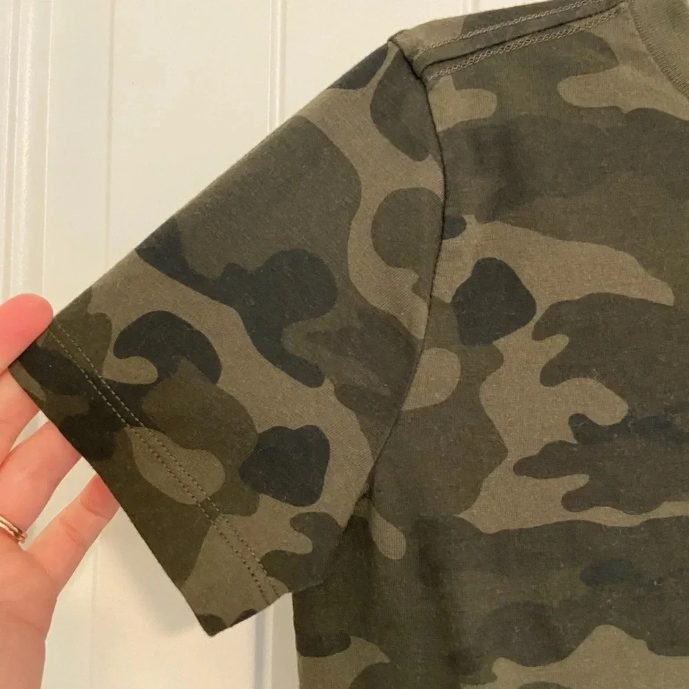 EUC | Old‎ Navy boy’s camouflage patterned tshirt — small